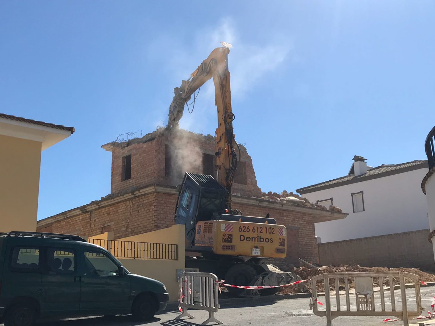 Demolición mecánica vivienda Huelva